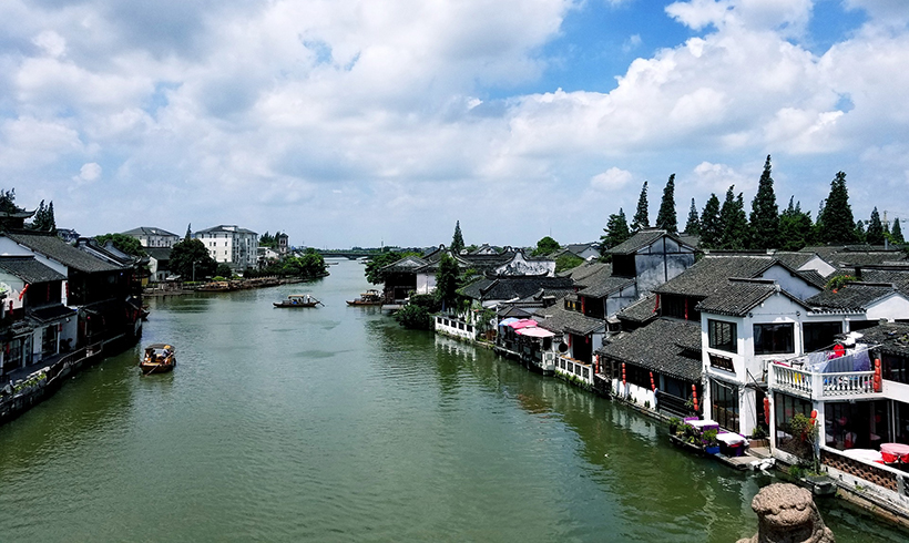 Spend a weekend in China: visit water towns