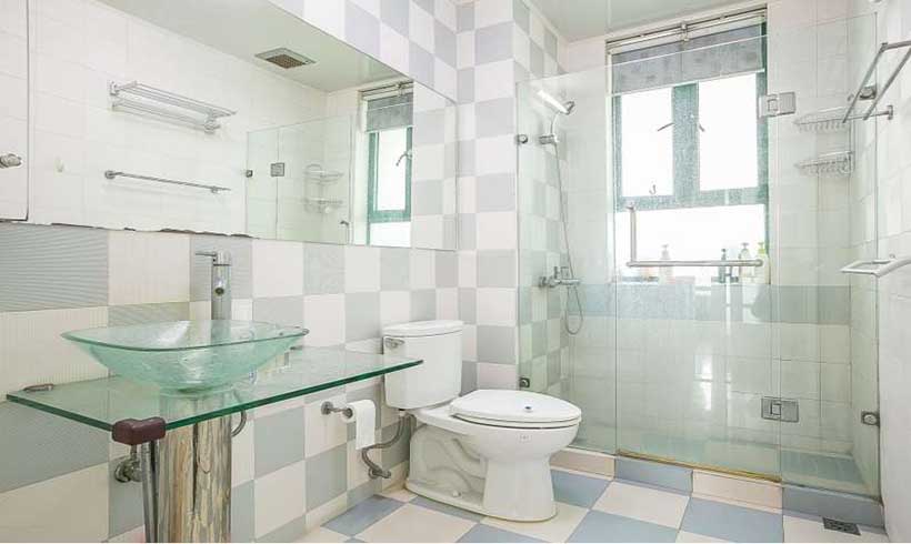 Homestay - bathroom | That's Mandarin Shanghai