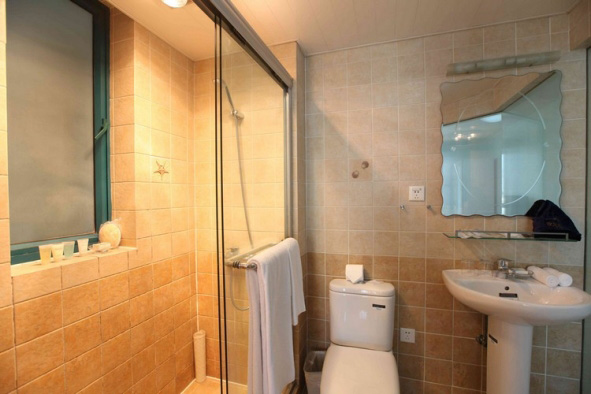 Studio Apartment - bathroom | That's Mandarin Beijing
