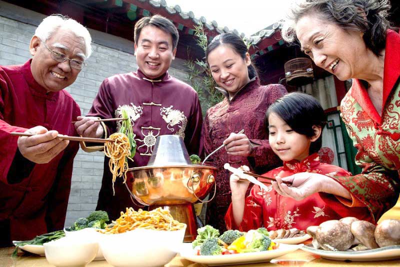 What is the table etiquette in China? Learn about Chinese dining etiquette, table manners, chopstick use, and cultural traditions.